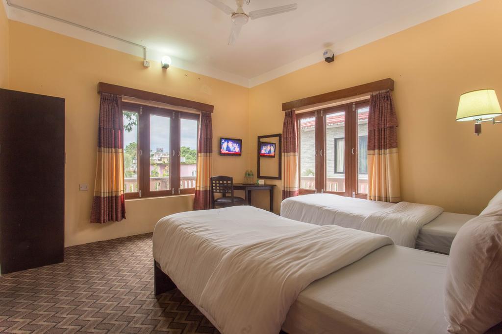 Hotel Peninsula Покхара Екстер'єр фото